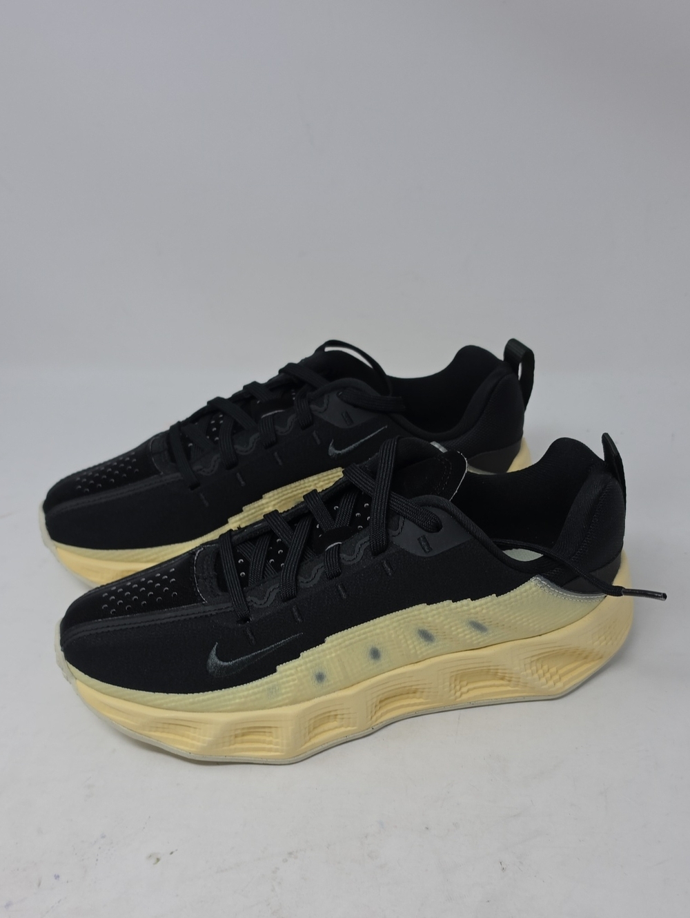 Nike Ava Rover GS Kids Black and Cream Low-Top Sneakers